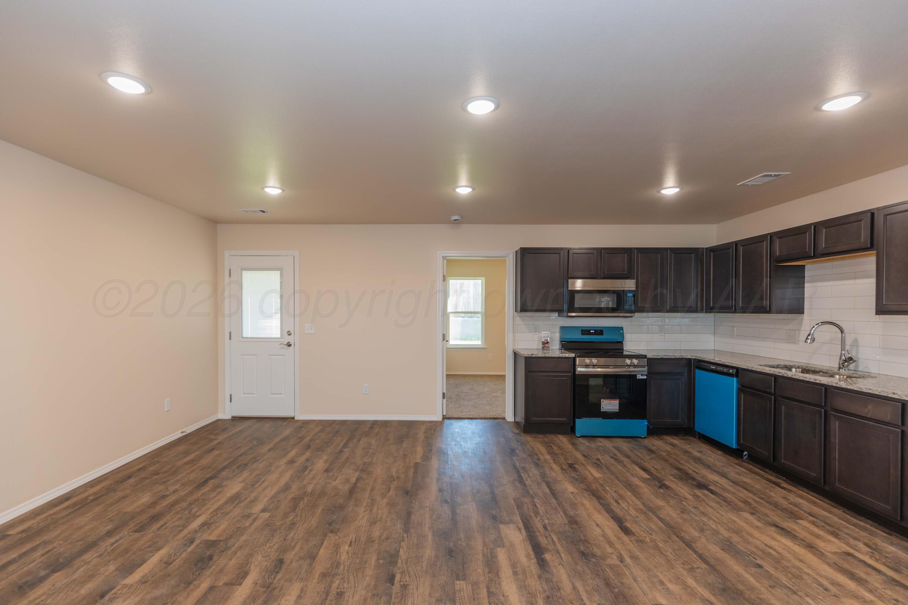 4404 Sunset Street Amarillo, TX 79118 - Photo 7 of 37 DINING/KITCHEN