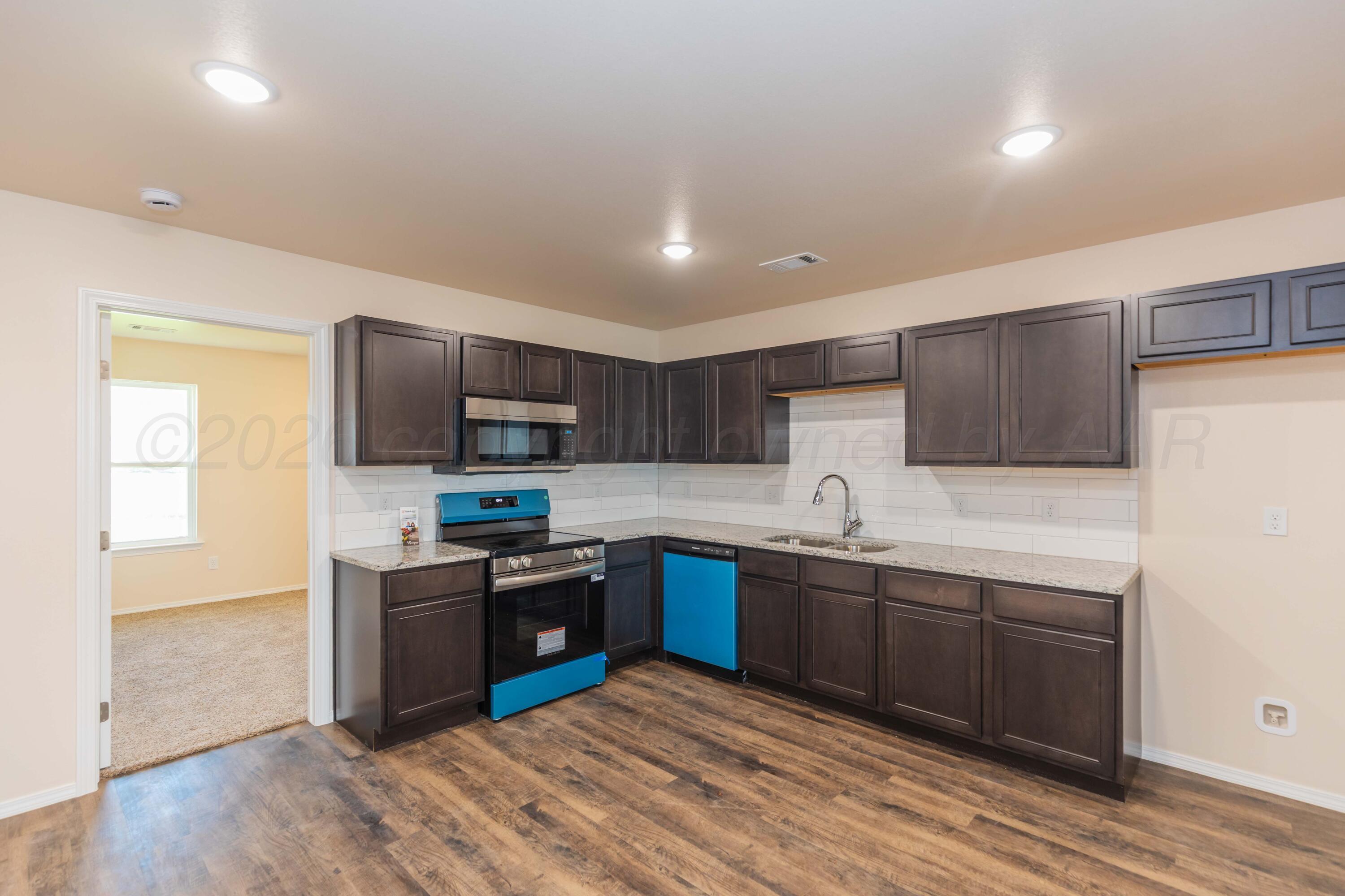 4404 Sunset Street Amarillo, TX 79118 - Photo 8 of 37 KITCHEN