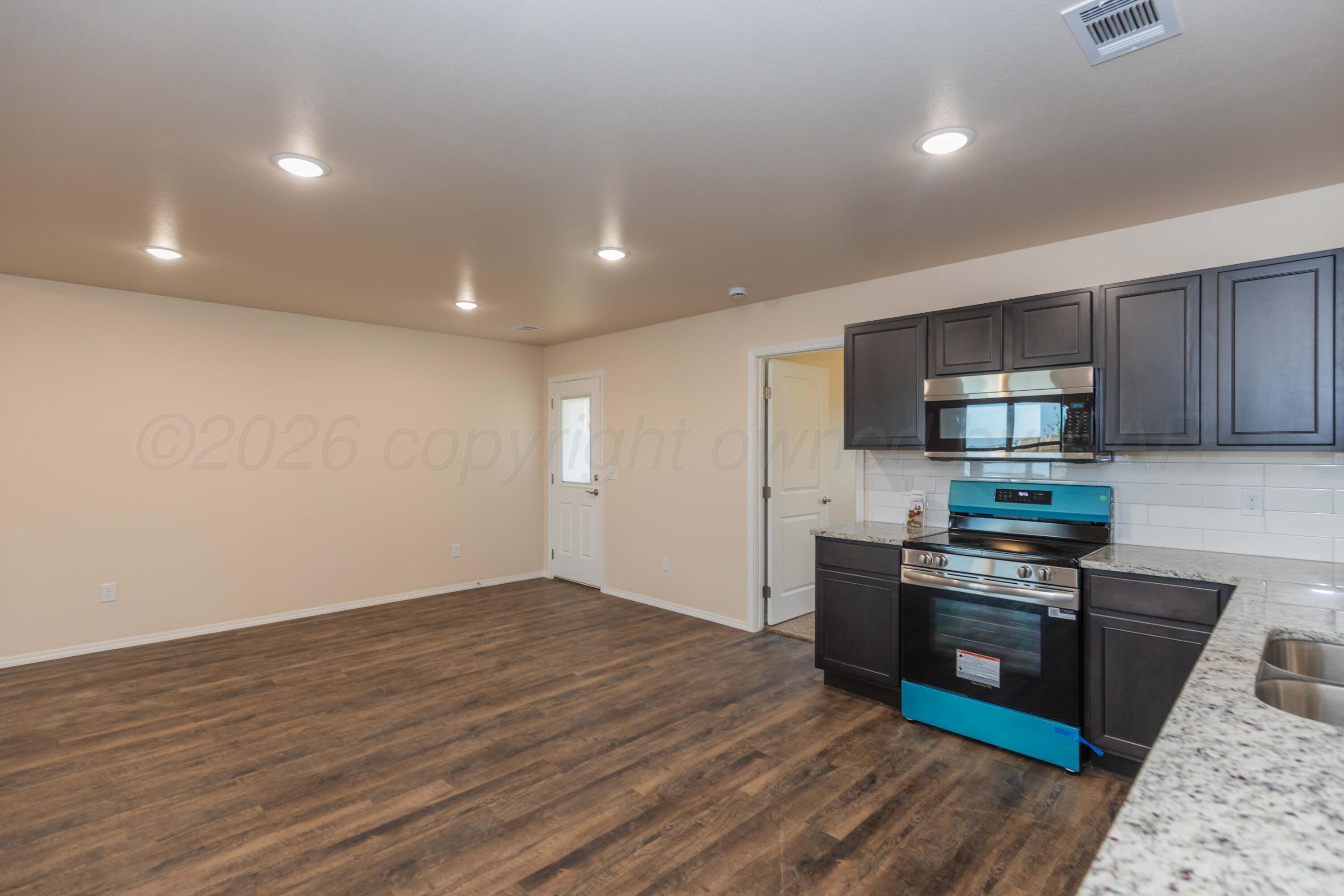 4404 Sunset Street Amarillo, TX 79118 - Photo 9 of 37 KITCHEN