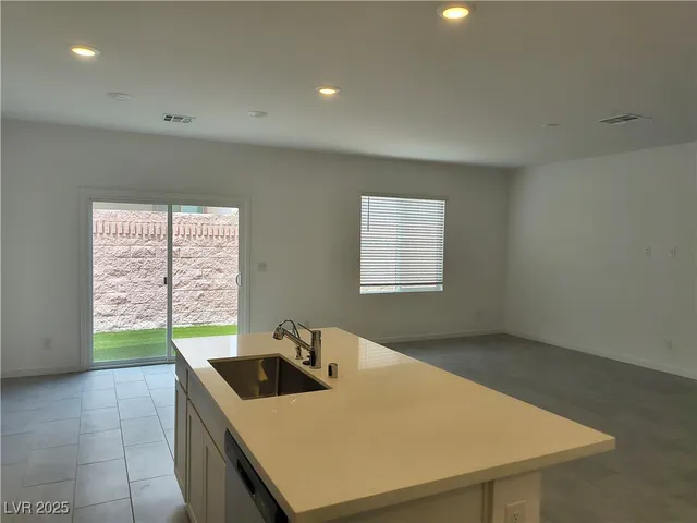 $2,195 | 348 Great Ocean Avenue, North Las Vegas, NV 89084