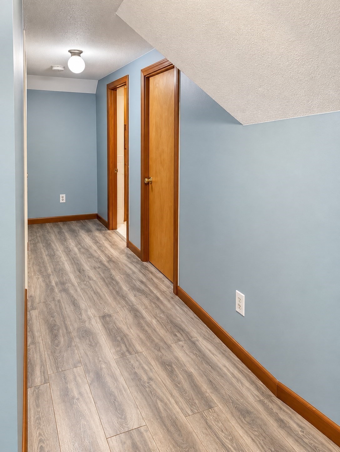 79 Oak Street Springfield, MA 01151 - Photo 10 of 16 Gallery Image 10