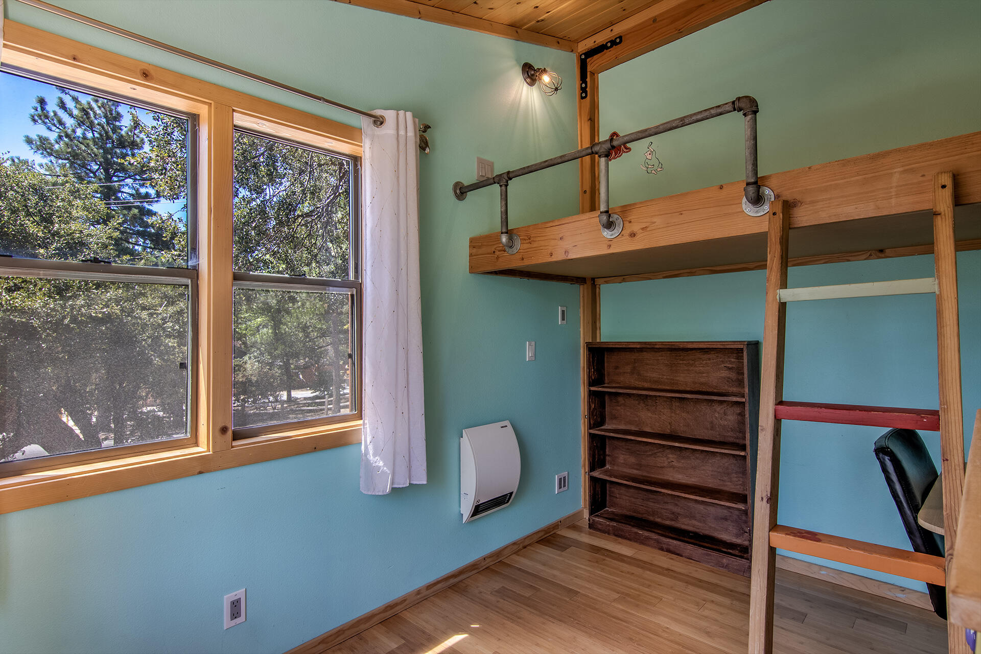 52890 Overlook Drive Idyllwild, CA 92549 - Photo 32 of 82 a balcony view with a sink