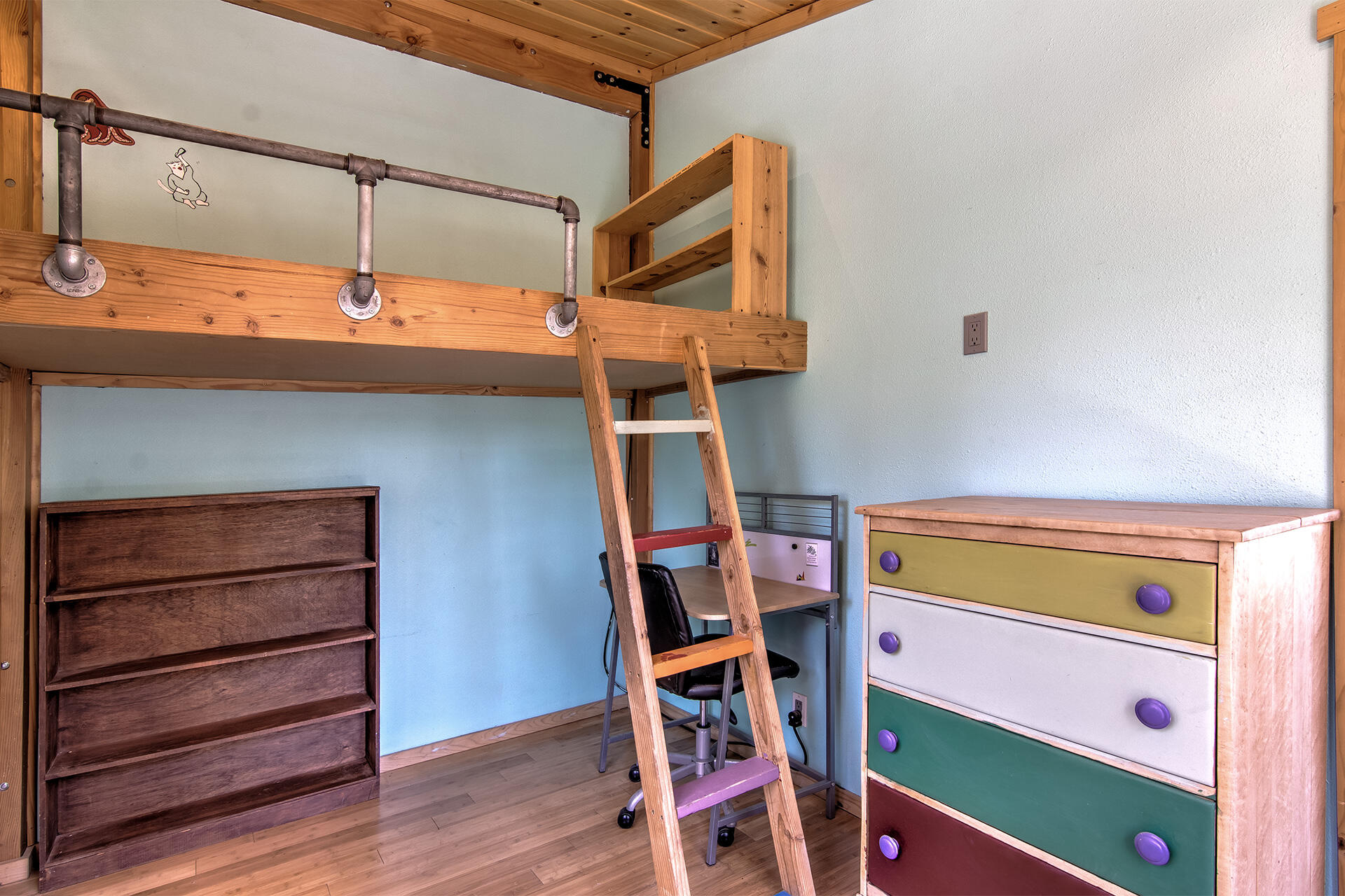 52890 Overlook Drive Idyllwild, CA 92549 - Photo 33 of 82 a utility room with dryer and washer