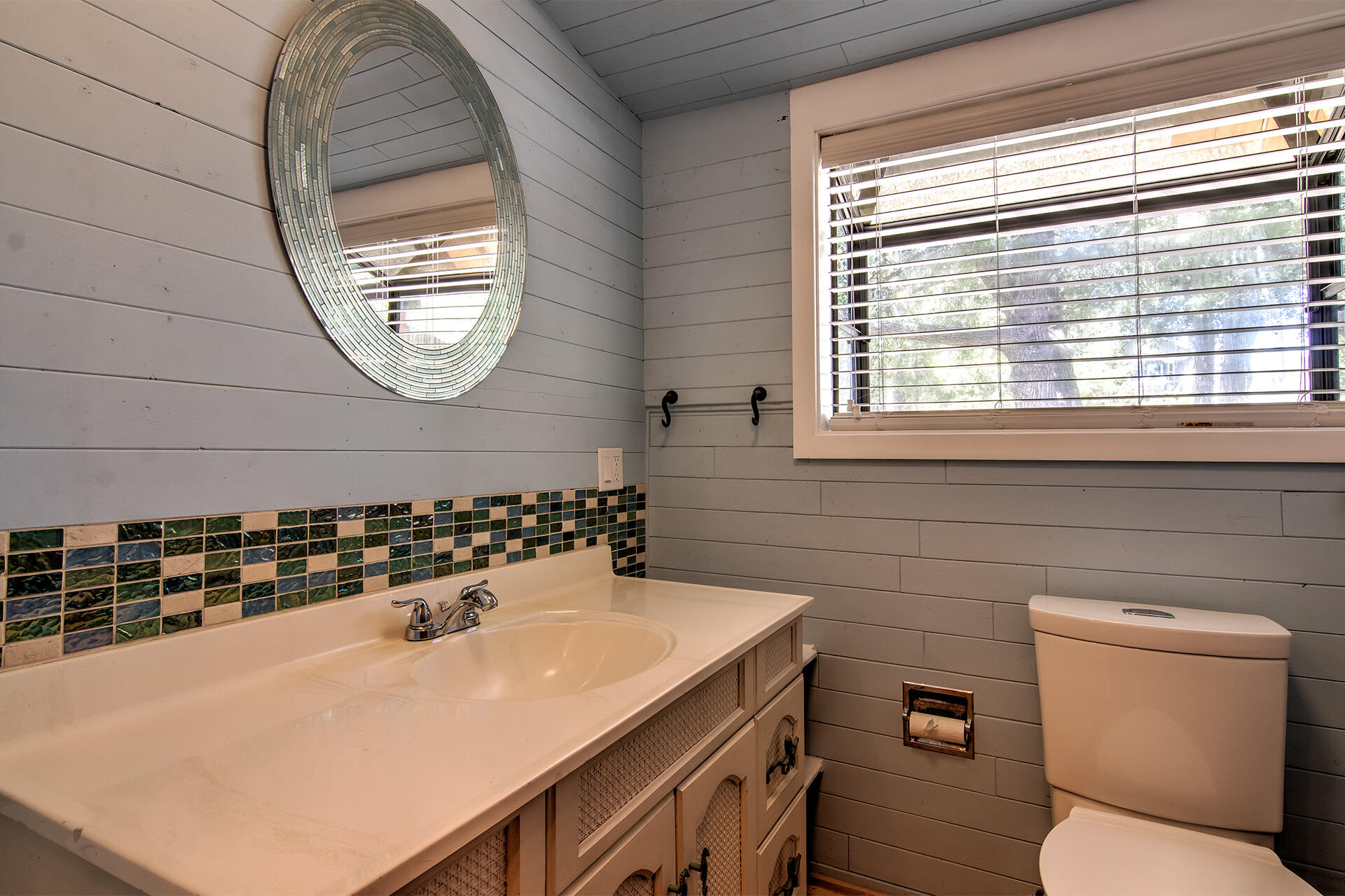 52890 Overlook Drive Idyllwild, CA 92549 - Photo 37 of 82 a bathroom with a sink and a toilet
