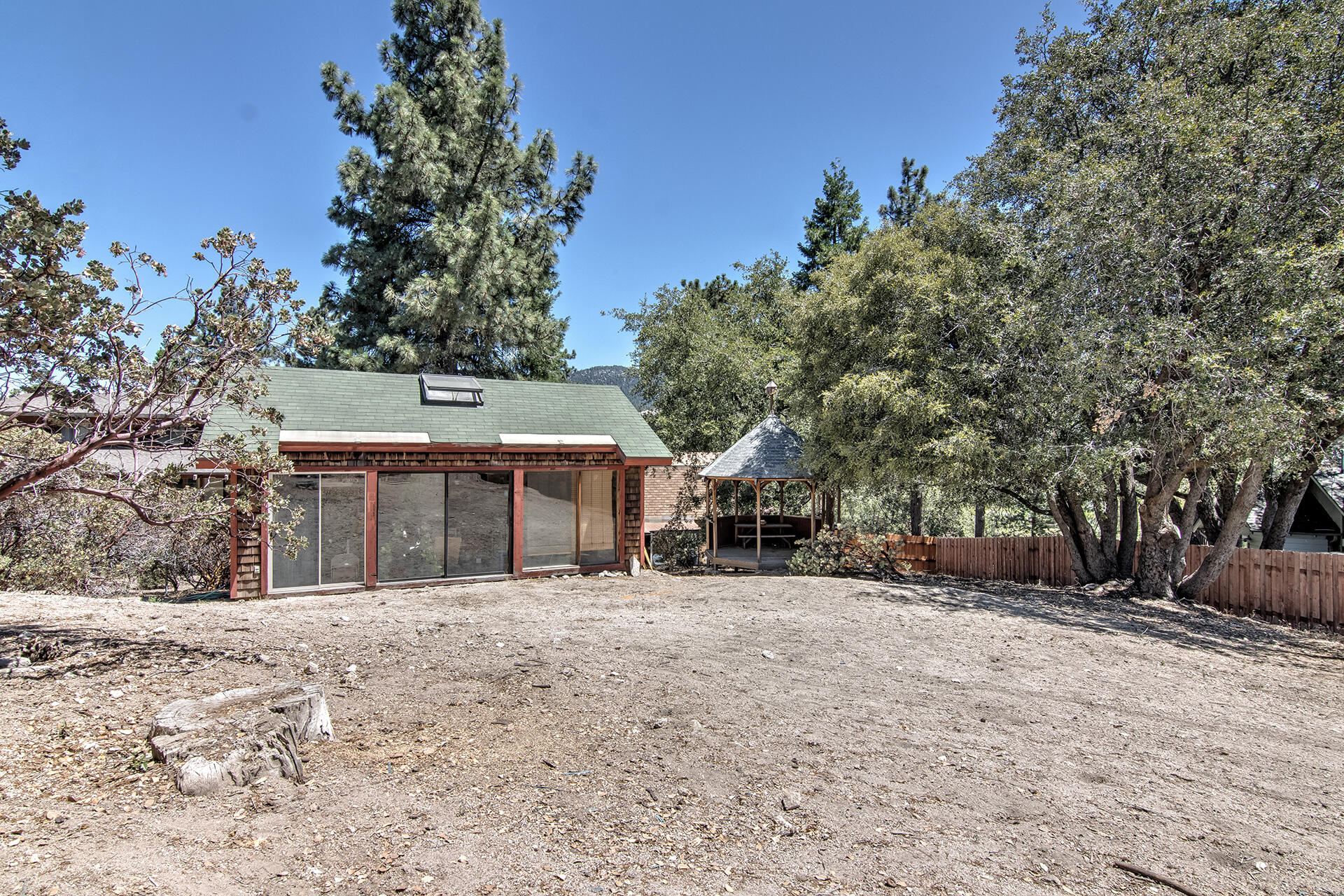 52890 Overlook Drive Idyllwild, CA 92549 - Photo 64 of 82 a view of a house with a snow in the yard