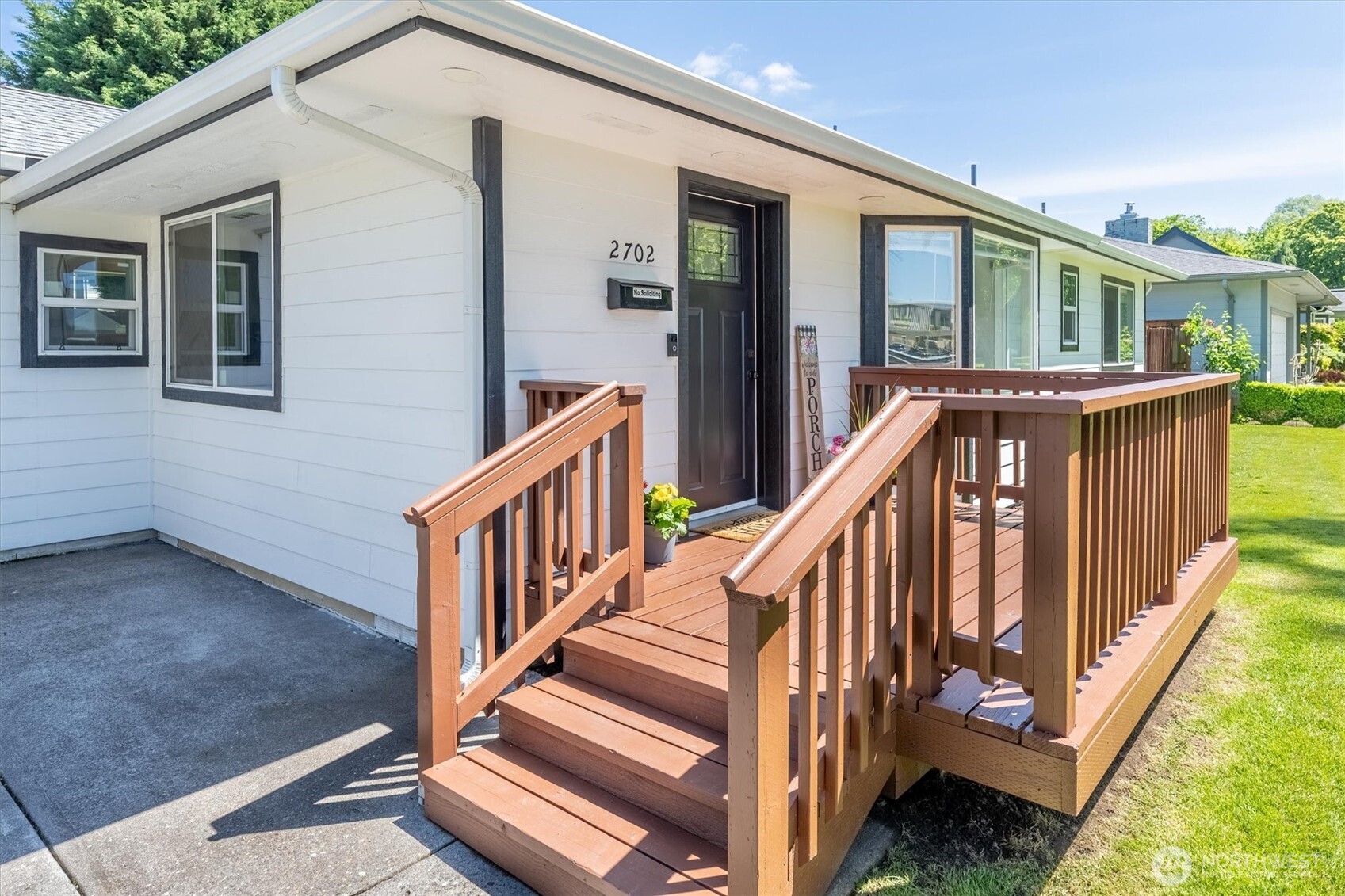 2702 Lilac Street Longview, WA 98632 - Photo 2 of 32
