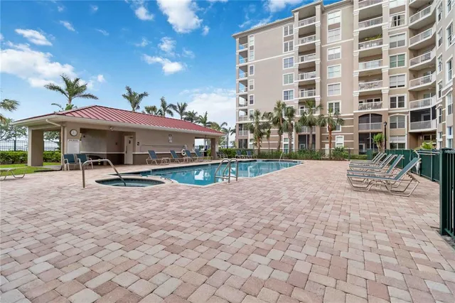 $575,000 | 808 3rd Avenue West, Unit 203, Bradenton, FL 34205