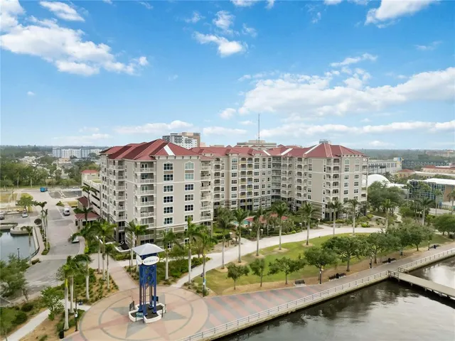 $575,000 | 808 3rd Avenue West, Unit 203, Bradenton, FL 34205