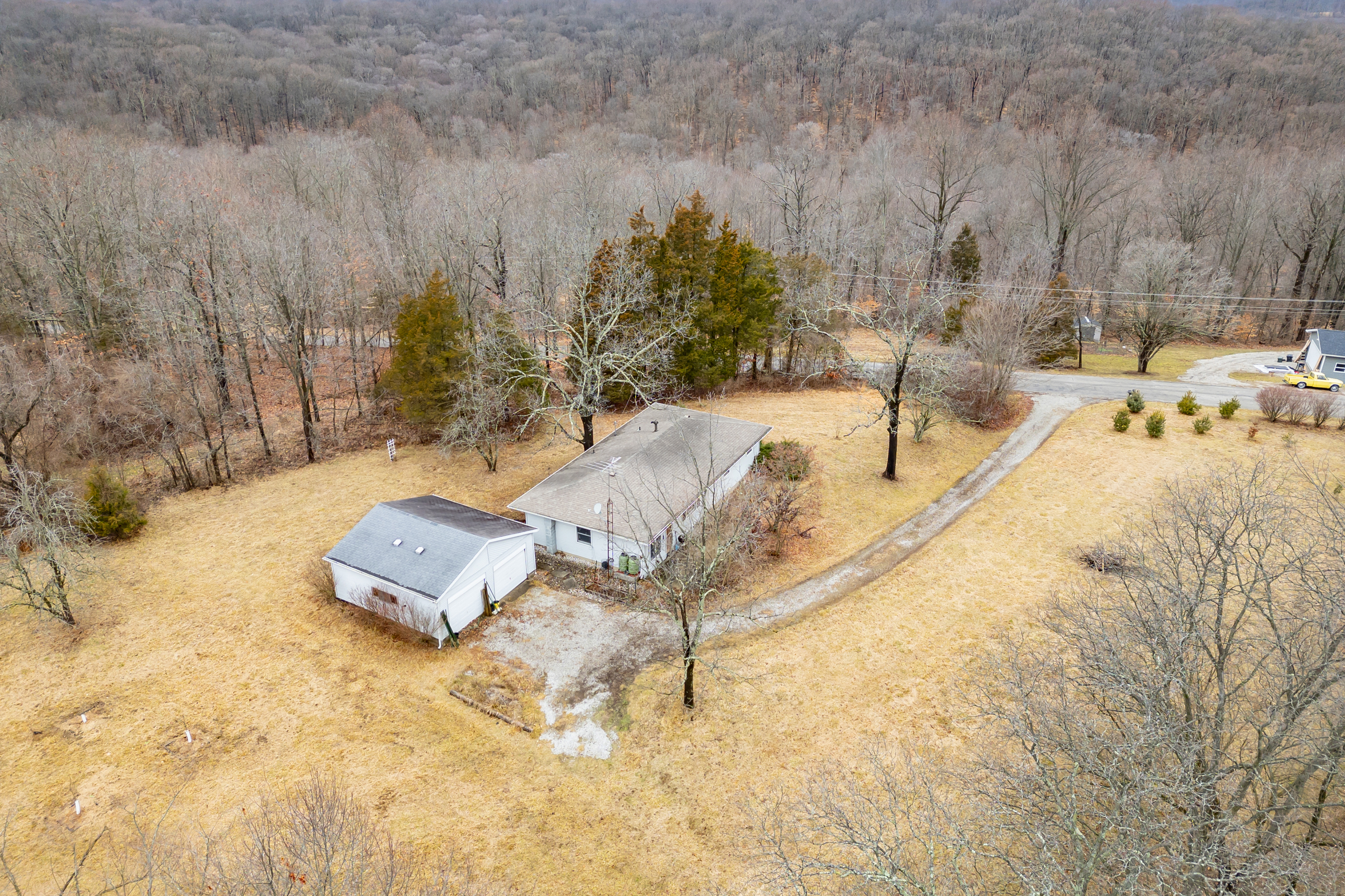11645 West Georgetown Road Columbus, IN 47201 - Photo 14 of 29