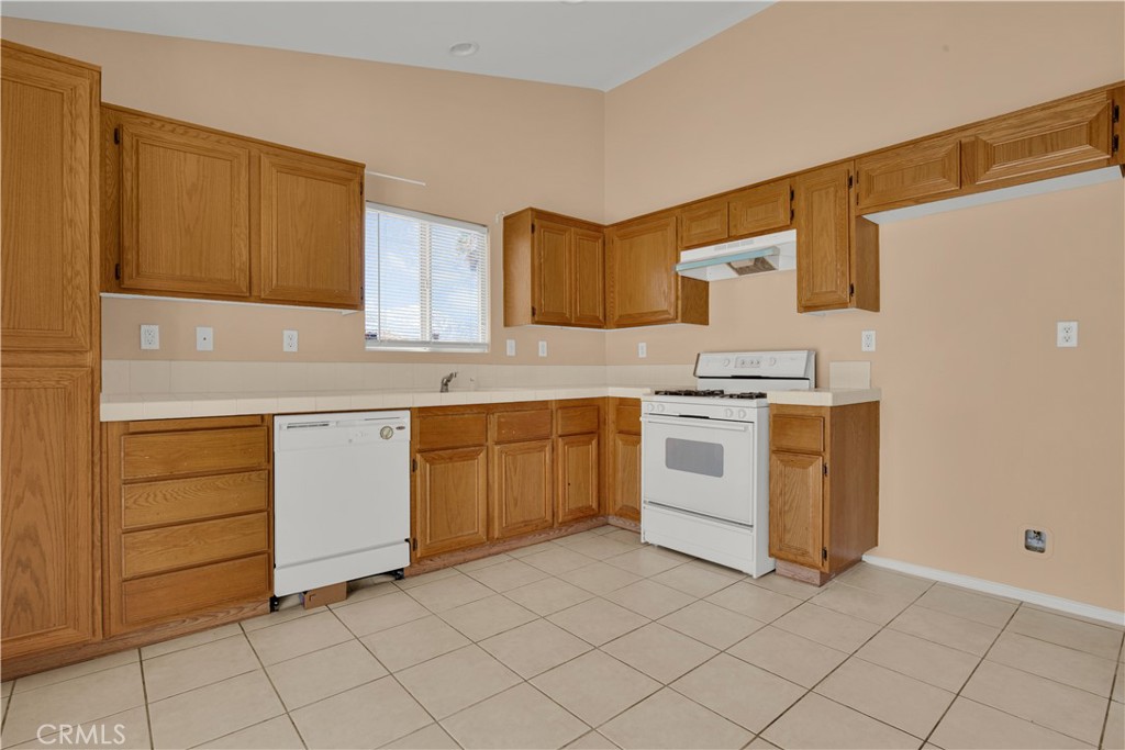 10468 Santa Cruz Road Desert Hot Springs, CA 92240 - Photo 8 of 29