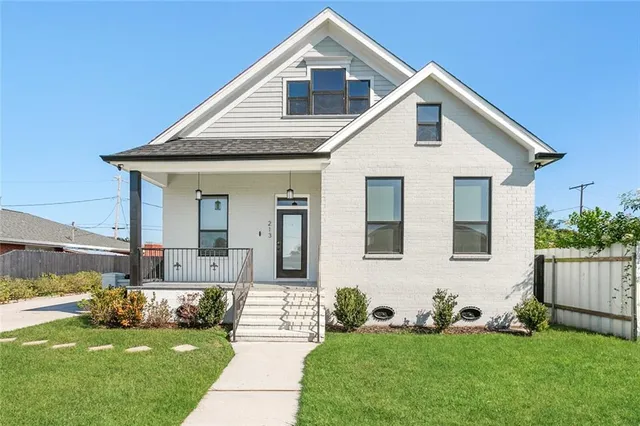 $320,000 | 213 Bear Drive, Arabi, LA 70032