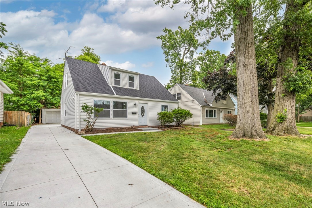 23928 Knickerbocker Road Bay Village, OH 44140 - Photo 3 of 39