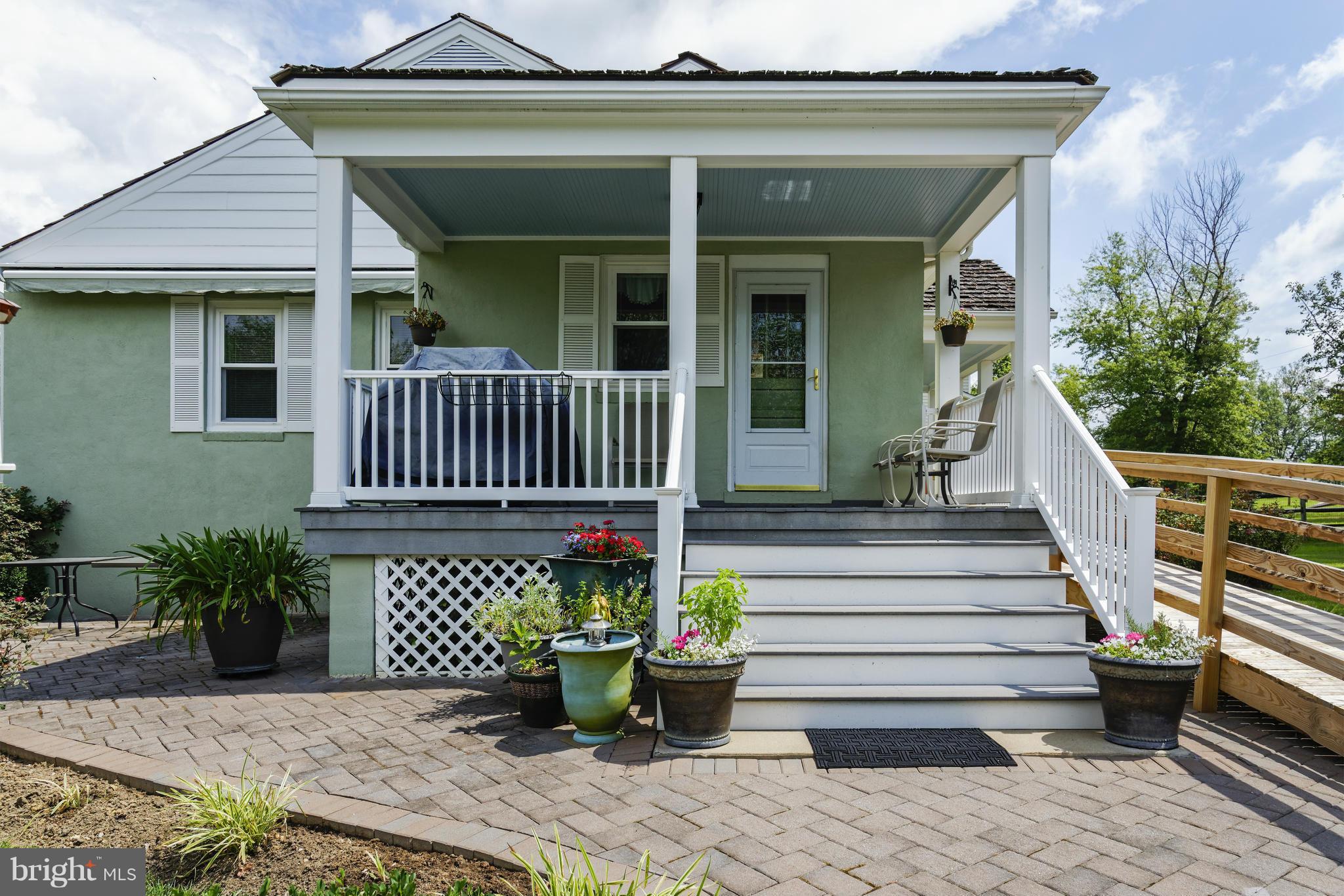22265 St Louis Road Middleburg, VA 20117 - Photo 6 of 26 Side Porch Entrance