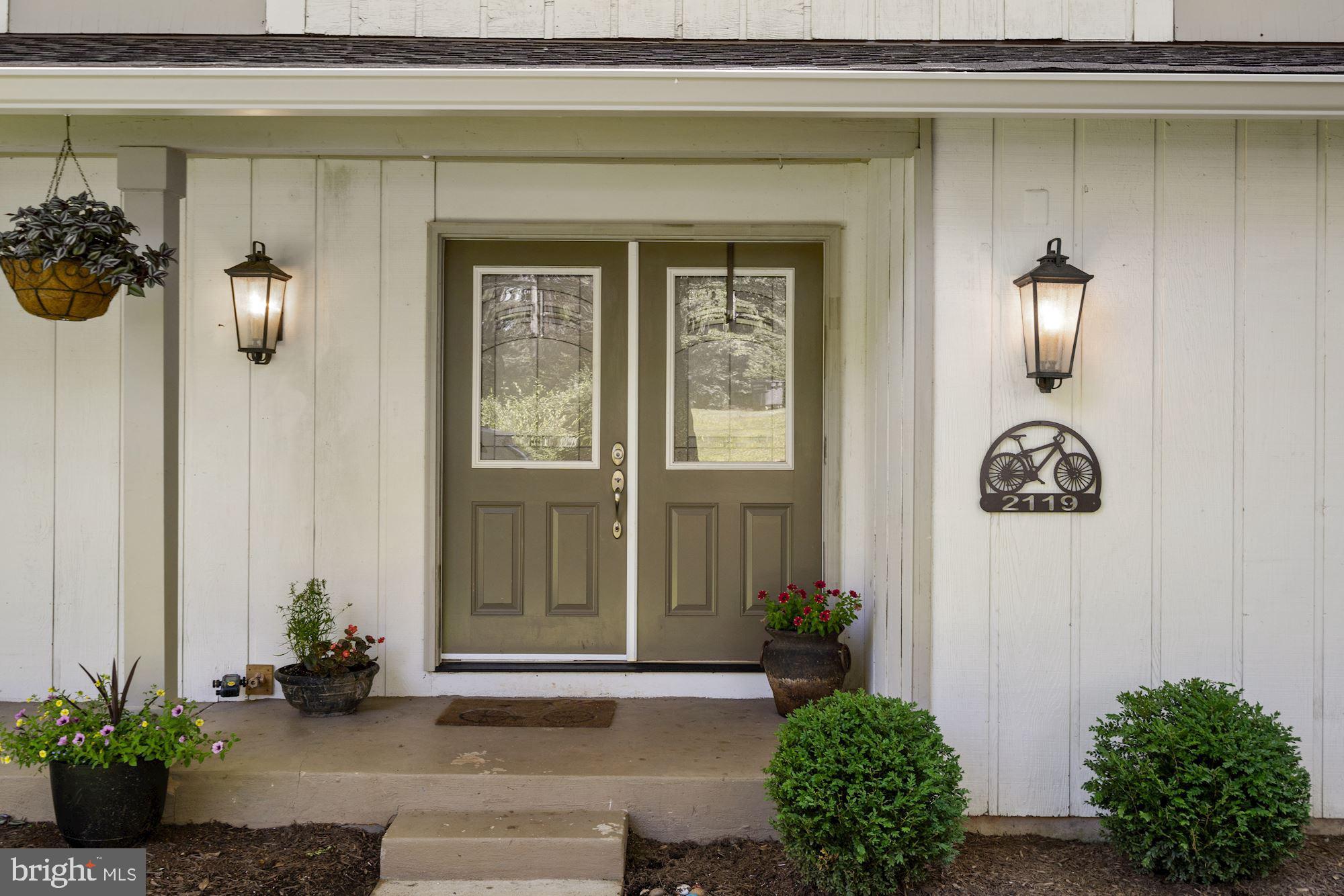 2119 Thomas View Road Reston, VA 20191 - Photo 3 of 41 a front view of a house