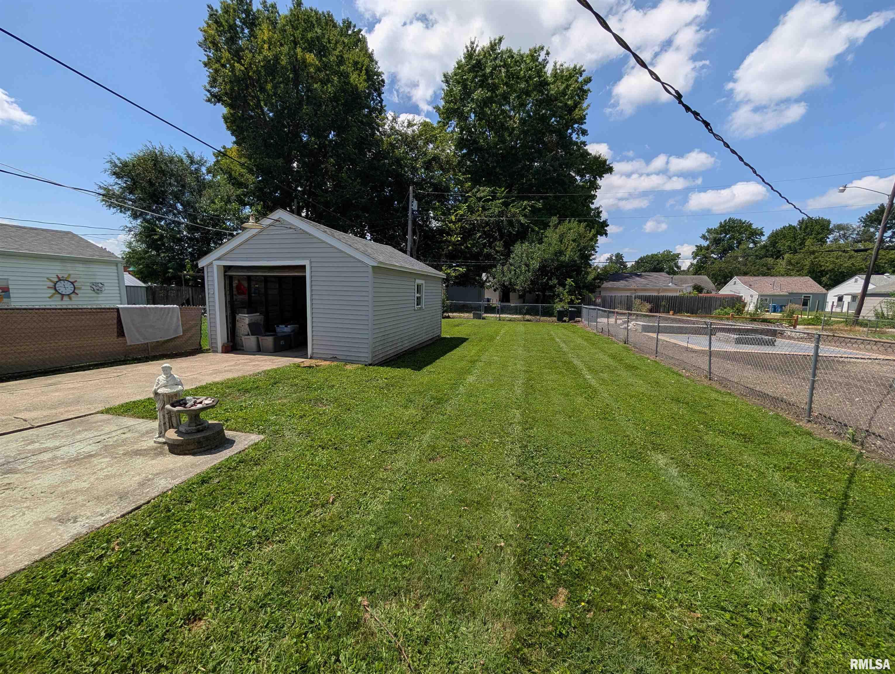 2417 South 1st Street Springfield, IL 62704 - Photo 21 of 24 Gallery Image 21
