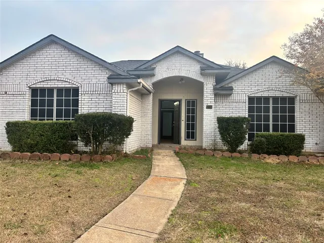 $2,500 | 6318 Sasaki Way, Garland, TX 75043