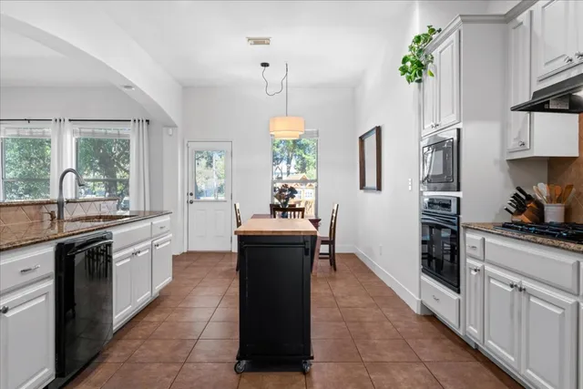 $760,000 | 7200 Moon Rock Road, Austin, TX 78739