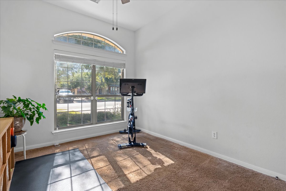 7200 Moon Rock Road Austin, TX 78739 - Photo 26 of 38 Front bedroom