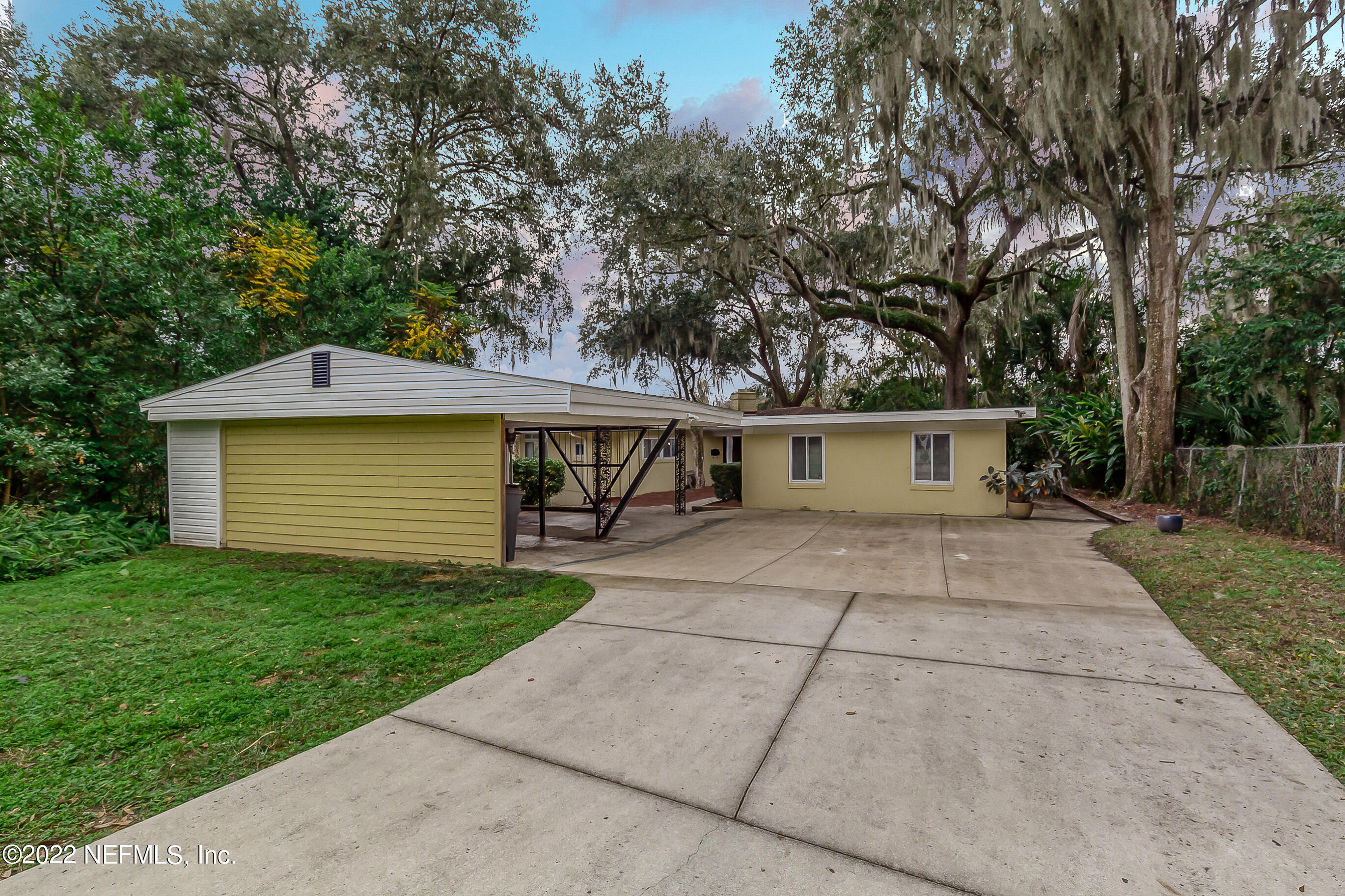 1536 Cornell Road Jacksonville, FL 32207 - Photo 1 of 61 904RealEstatePhotography.com-67