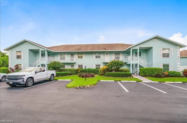 $1,900 | 5739 Whitaker Road, Unit A202, Naples, FL 34112