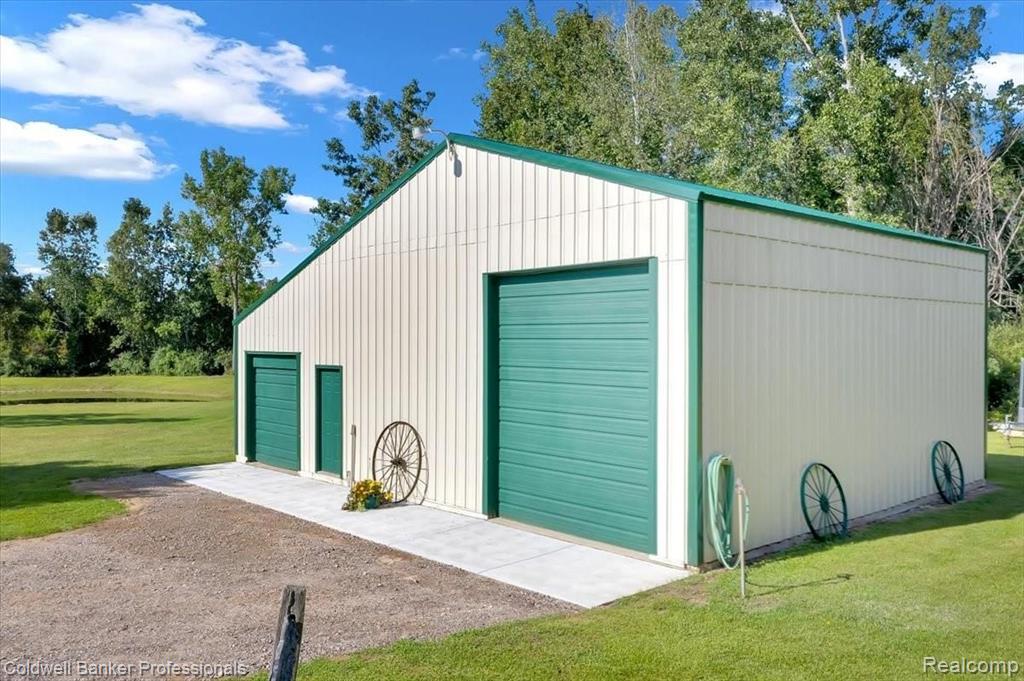 3235 Sutton Road Dryden, MI 48428 - Photo 10 of 31