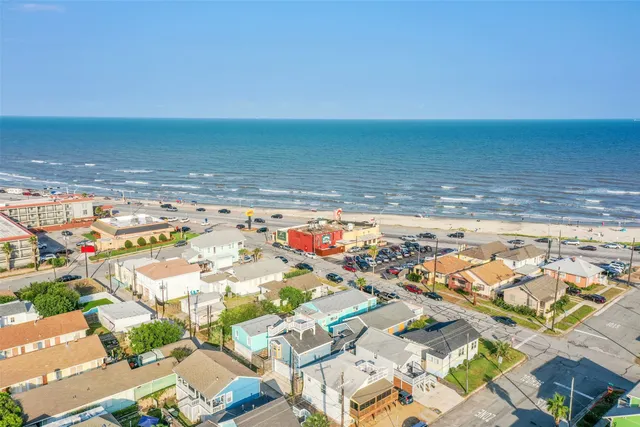 $1,650 | 1523 Avenue O, Galveston, TX 77550