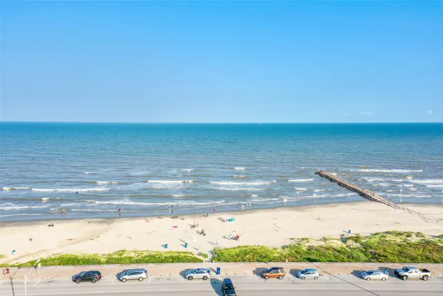 $1,650 | 1523 Avenue O, Galveston, TX 77550