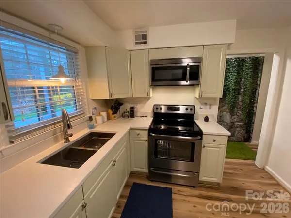 $239,900 | 101 Boyd Drive, Unit 2C, Flat Rock, NC 28731