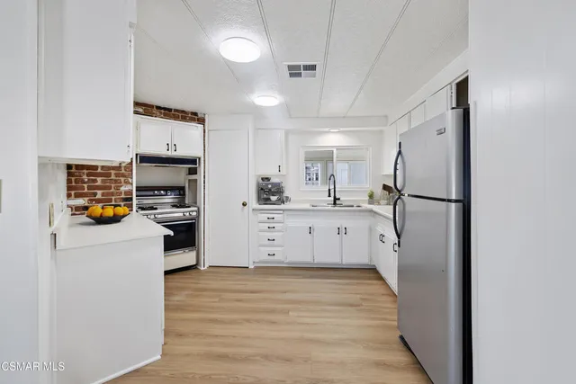 $325,000 | 72 Suzanne Court, Unit 72, Newbury Park, CA 91320