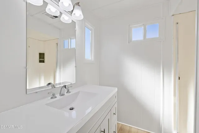 $325,000 | 72 Suzanne Court, Unit 72, Newbury Park, CA 91320