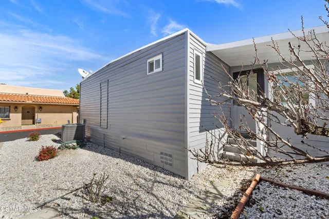 $325,000 | 72 Suzanne Court, Unit 72, Newbury Park, CA 91320