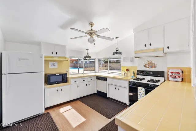 $325,000 | 72 Suzanne Court, Unit 72, Newbury Park, CA 91320