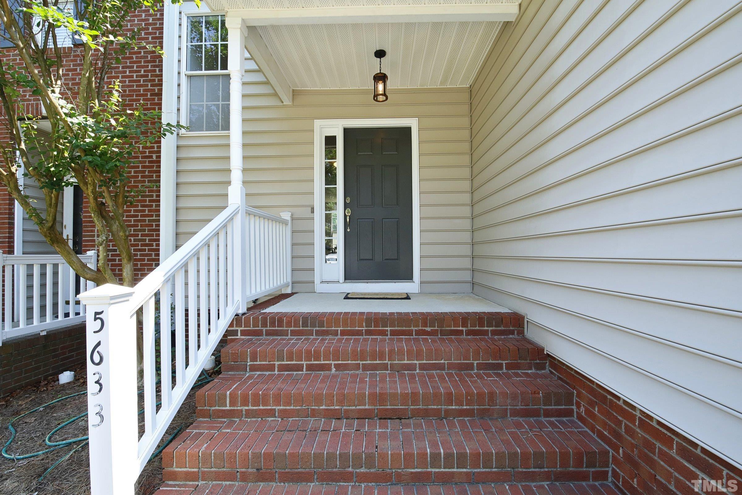 5633 Slide Rock Lane Raleigh, NC 27613 - Photo 3 of 32