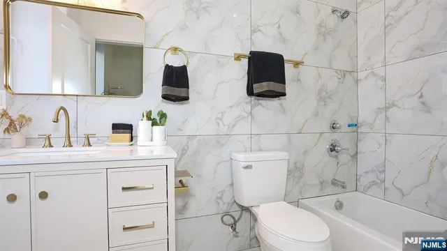 $3,200 | 385 Passaic Avenue, Unit 2, Lodi, NJ 07644