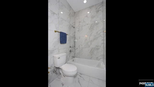 $3,200 | 385 Passaic Avenue, Unit 2, Lodi, NJ 07644