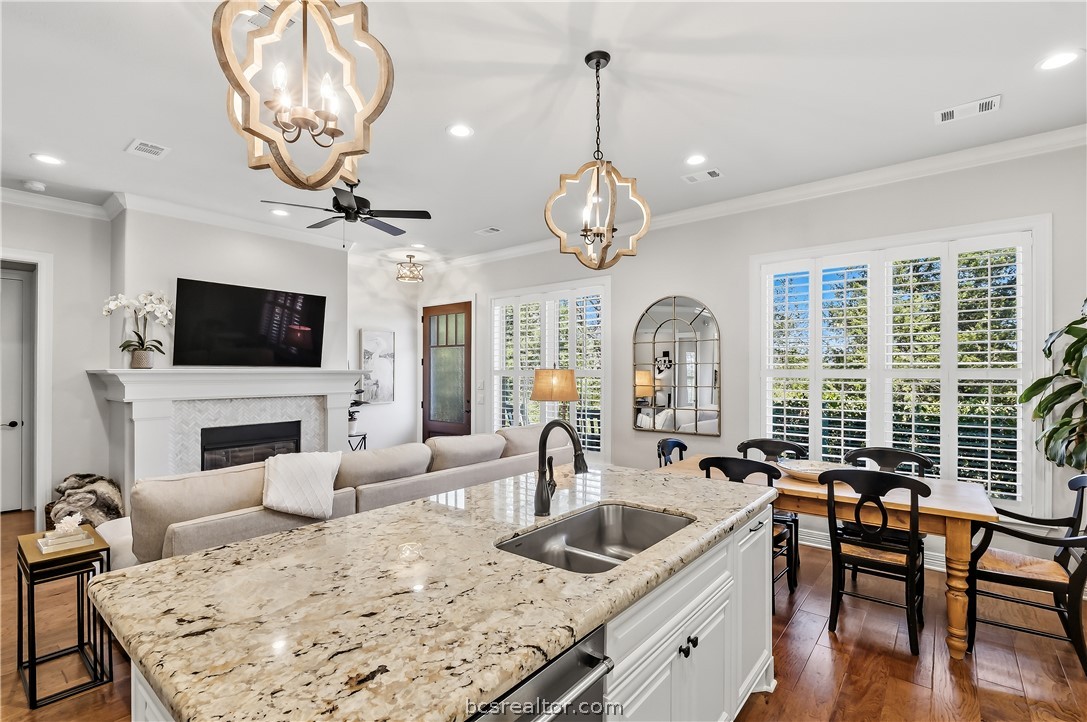 2816 Maroon Court Bryan, TX 77807 - Photo 14 of 30 Open concept kitchen with large island