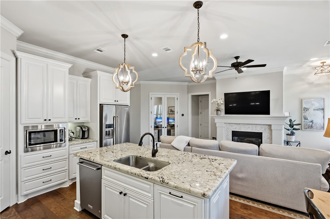 2816 Maroon Court Bryan, TX 77807 - Photo 17 of 30