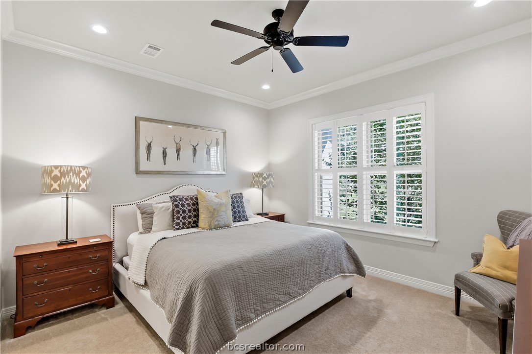 2816 Maroon Court Bryan, TX 77807 - Photo 26 of 30 Front primary en suite bathroom