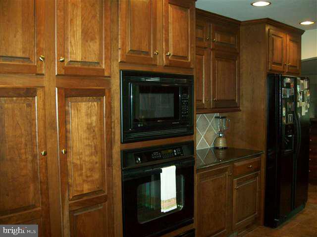209 Ridge Hill Road Mechanicsburg, PA 17050 - Photo 3 of 18 Gallery Image 3
