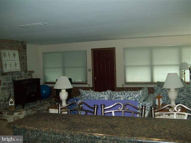 209 Ridge Hill Road Mechanicsburg, PA 17050 - Photo 8 of 18 Gallery Image 8