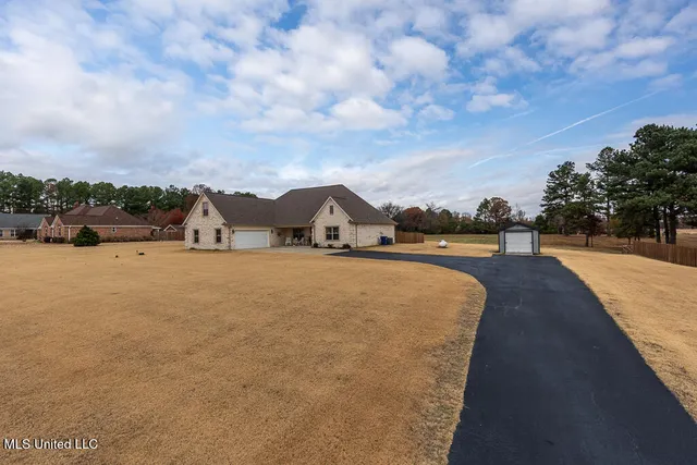 $423,500 | 51 Belle Meade Road, Holly Springs, MS 38635