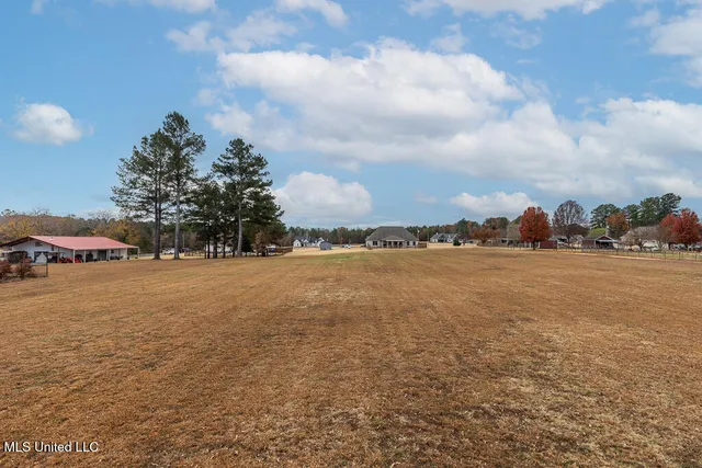 $423,500 | 51 Belle Meade Road, Holly Springs, MS 38635