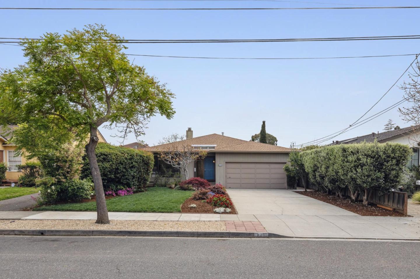 225 Arundel Road Burlingame, CA 94010 - Photo 3 of 58