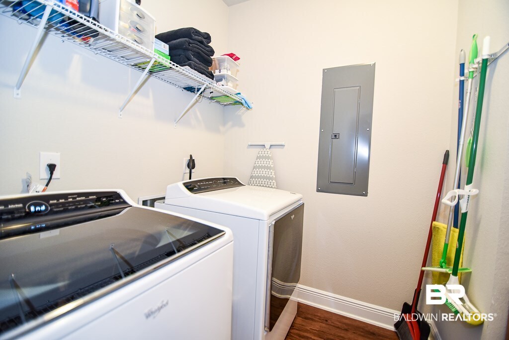 2101 Bourbon Street Foley, AL 36535 - Photo 29 of 35 Laundry