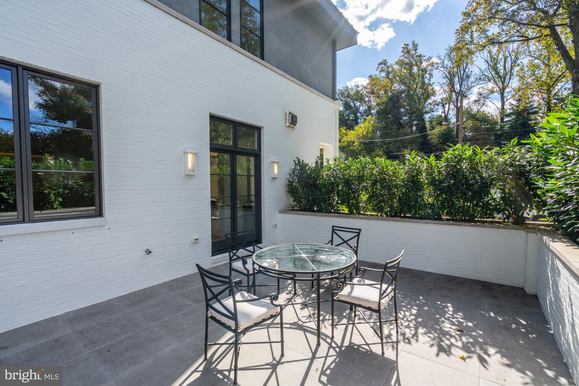 4615 Dexter Street Northwest Washington, DC 20007 - Photo 13 of 31