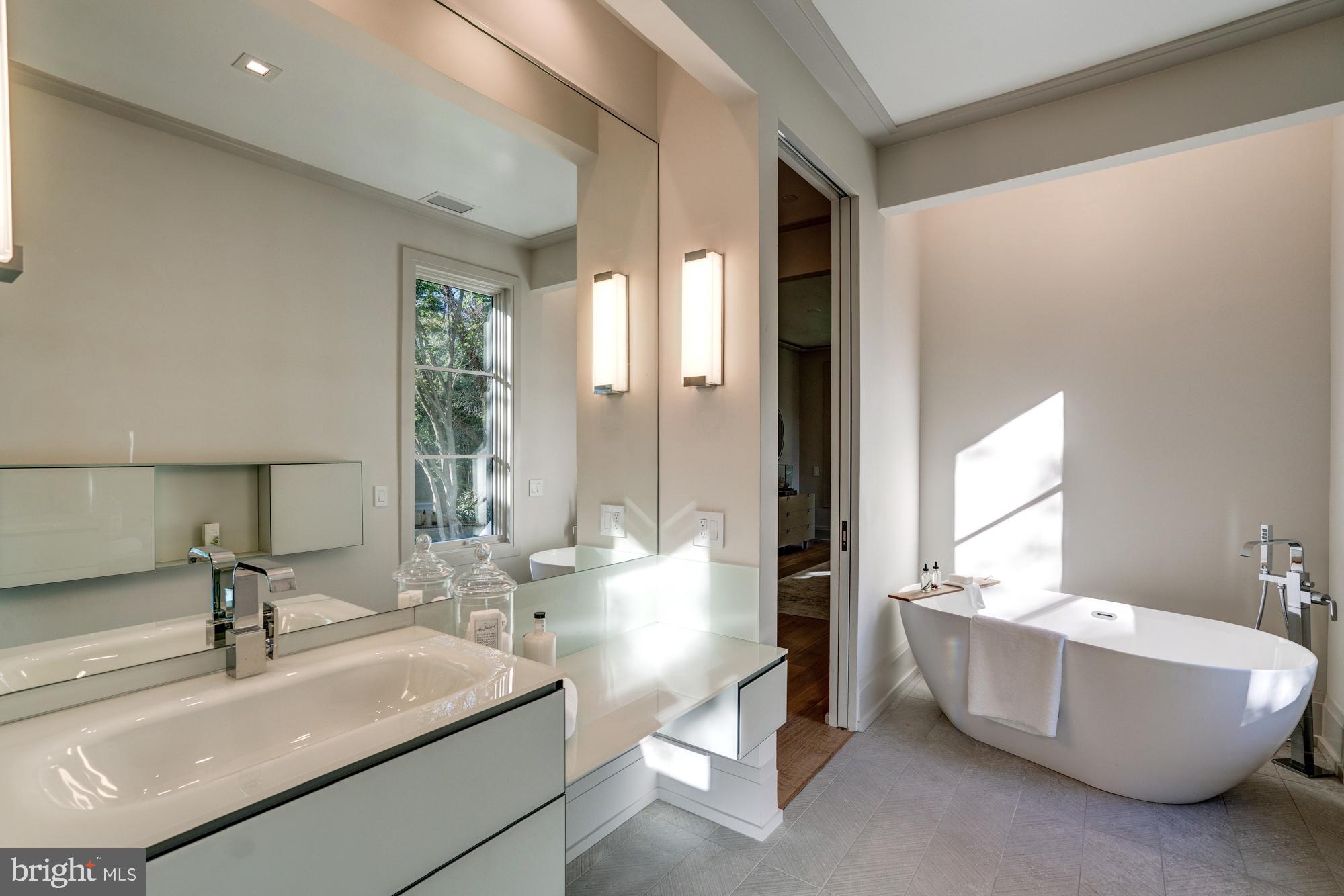 4615 Dexter Street Northwest Washington, DC 20007 - Photo 19 of 31