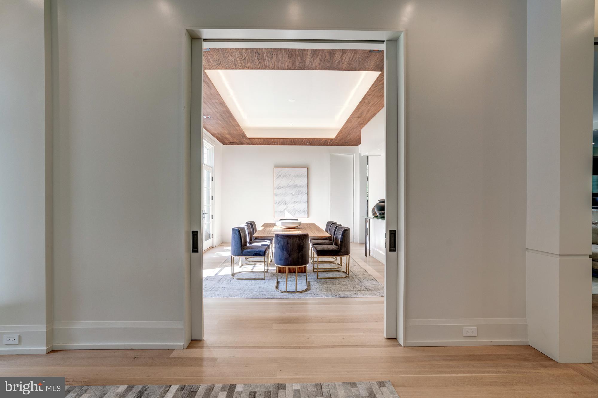 4615 Dexter Street Northwest Washington, DC 20007 - Photo 4 of 31