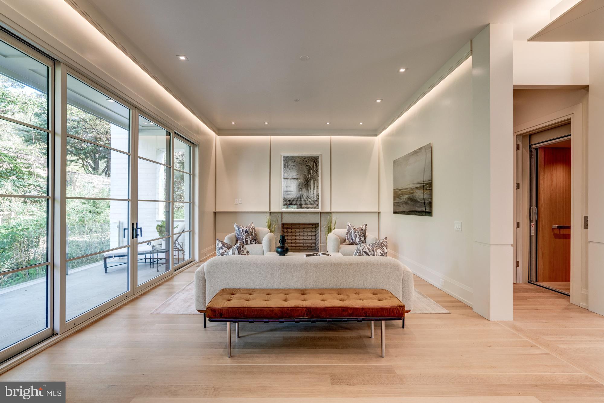 4615 Dexter Street Northwest Washington, DC 20007 - Photo 7 of 31