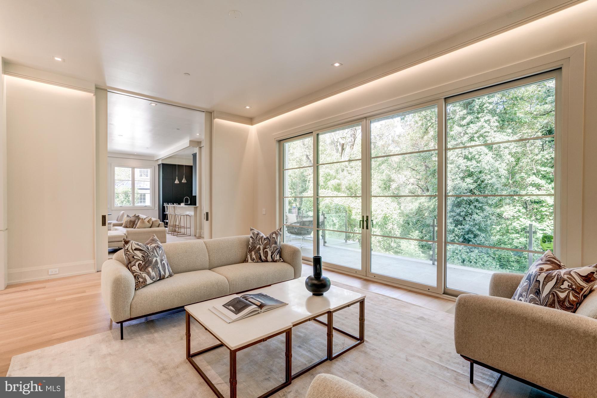 4615 Dexter Street Northwest Washington, DC 20007 - Photo 8 of 31