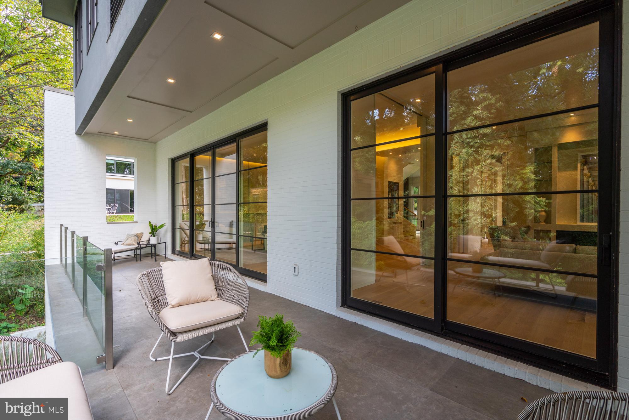 4615 Dexter Street Northwest Washington, DC 20007 - Photo 9 of 31